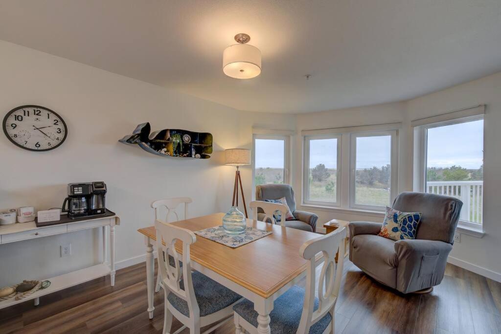 Beach Please-Updated Home With Ocean Views Long Beach Exterior foto