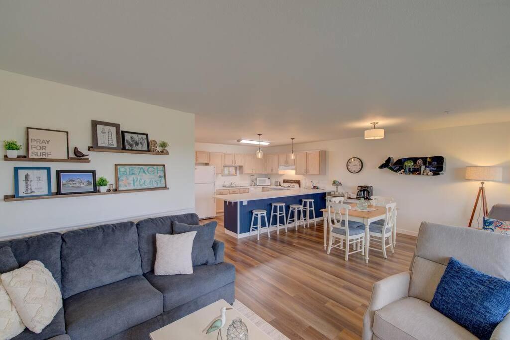 Beach Please-Updated Home With Ocean Views Long Beach Exterior foto